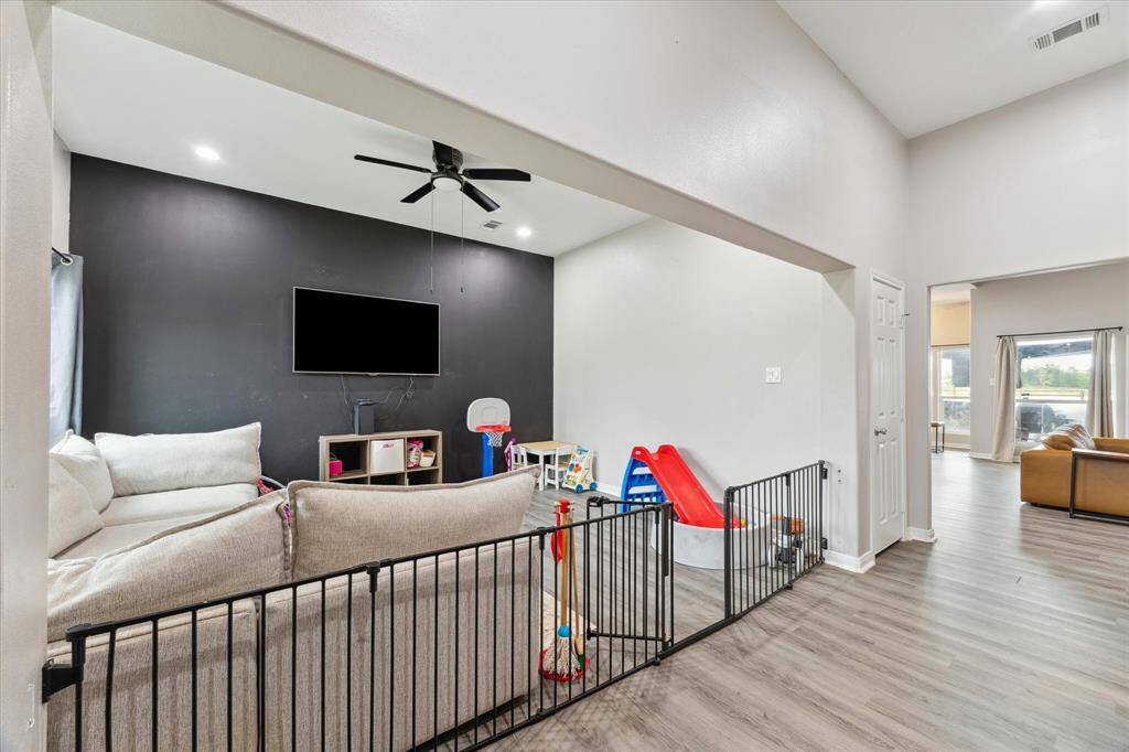 Open living kitchen and dining