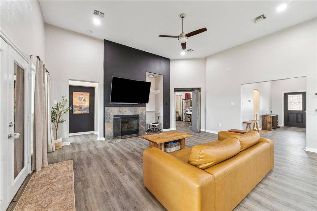 Open Kitchen
