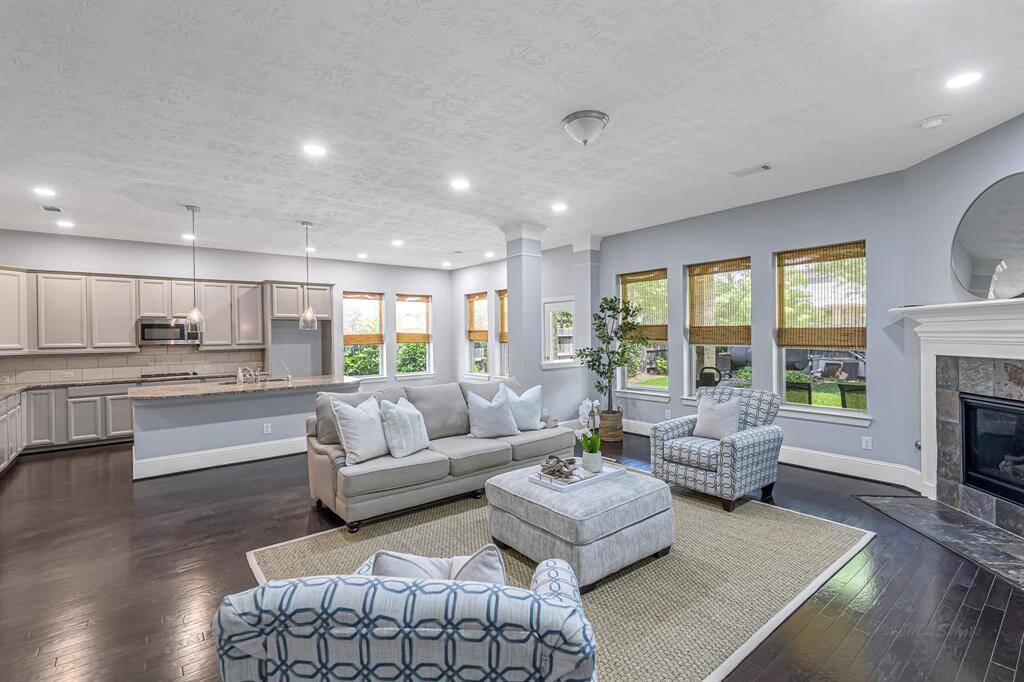 Wow!! What an incredible layout!!