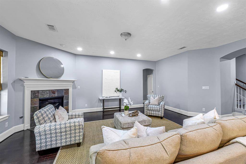 Another view of the family room.