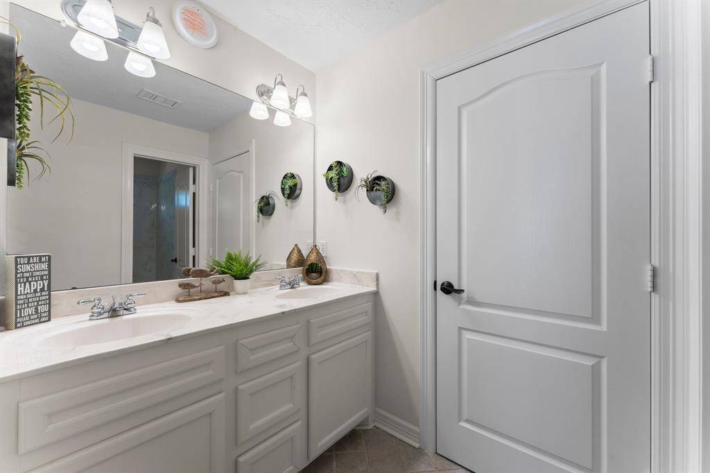 Secondary bathroom