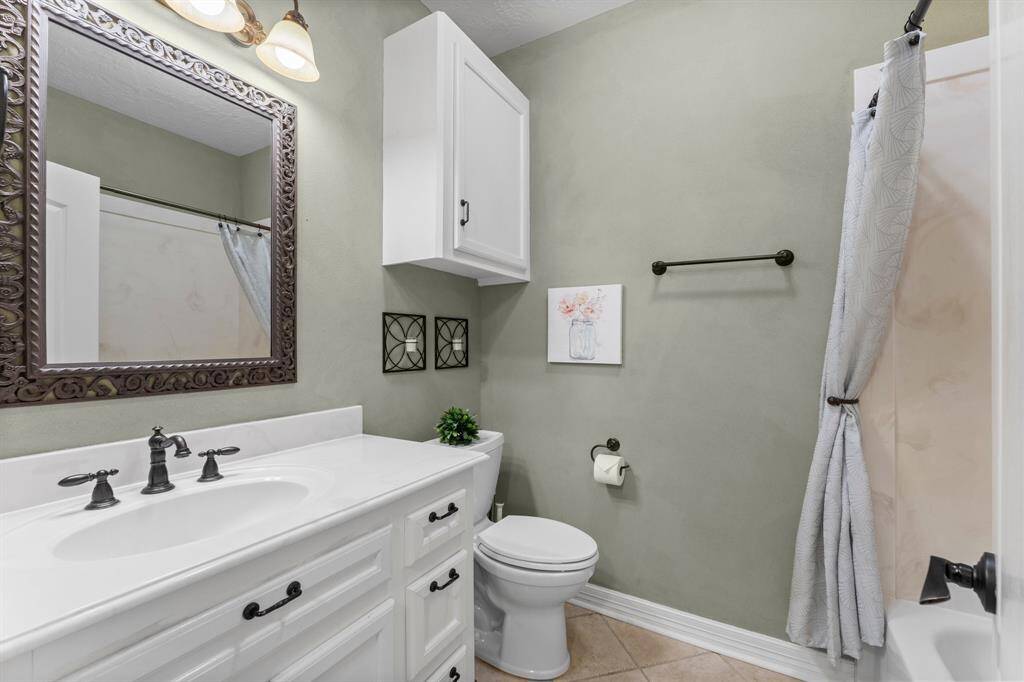 Secondary bathroom