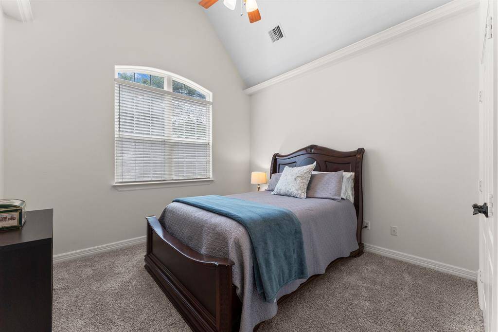 Secondary bedroom