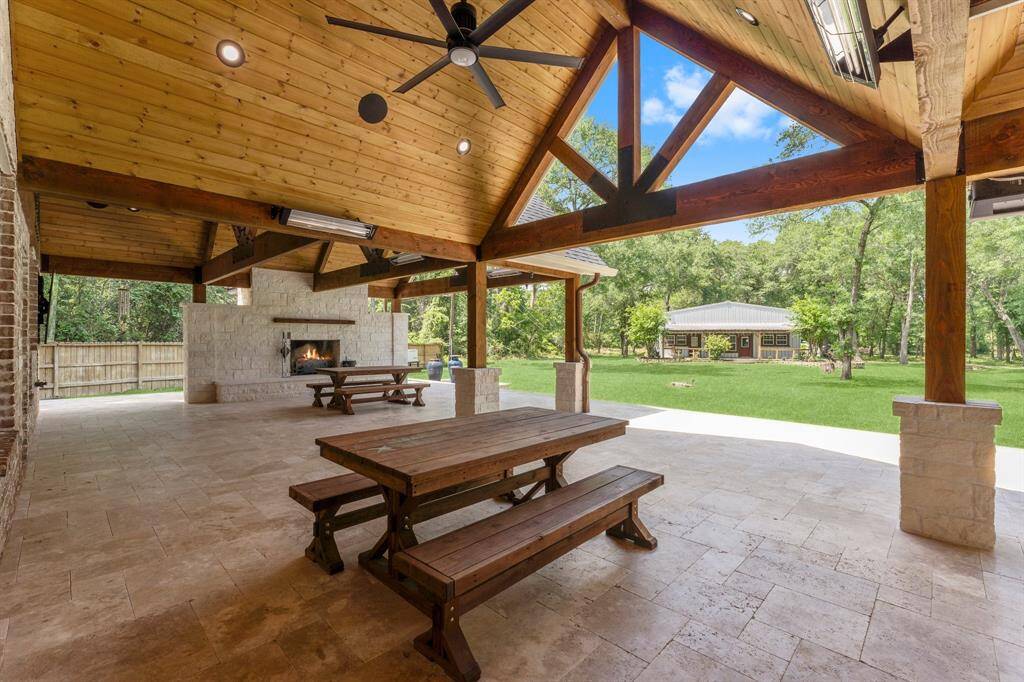 Look at that beautiful ceiling and beams!