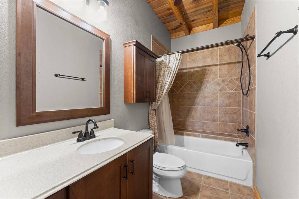 2nd bathroom inside the casita.
