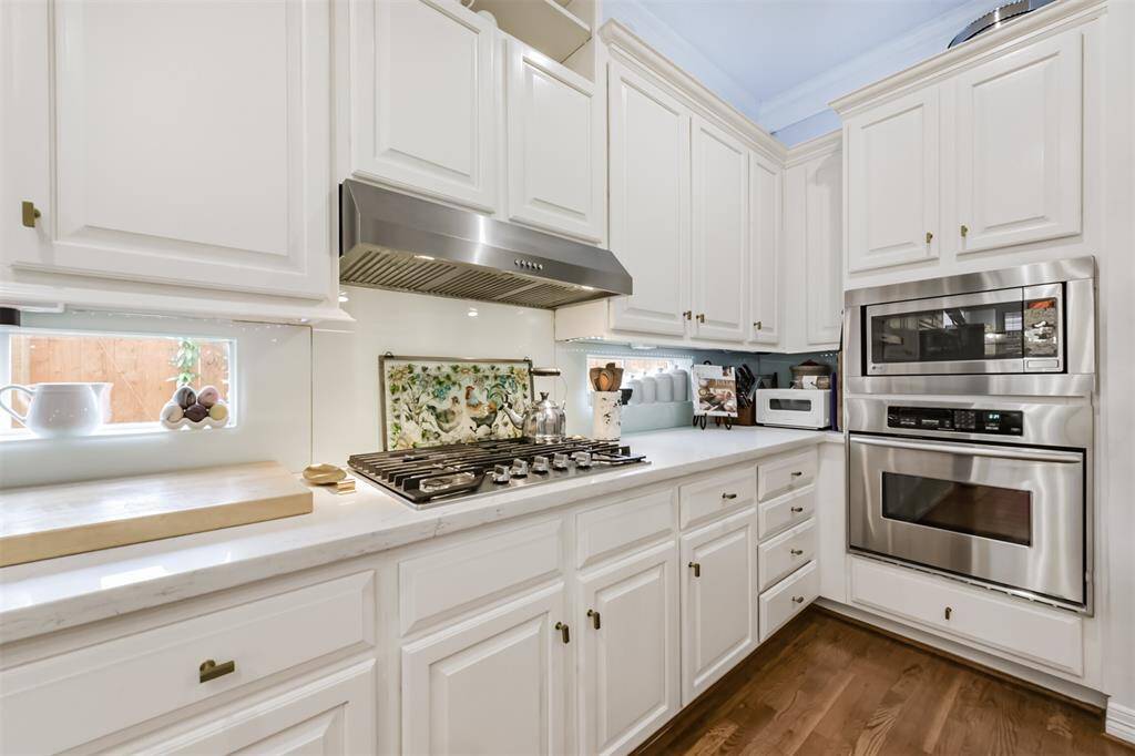 Step into a stunning  Kitchen designed with both beauty and function in mind.