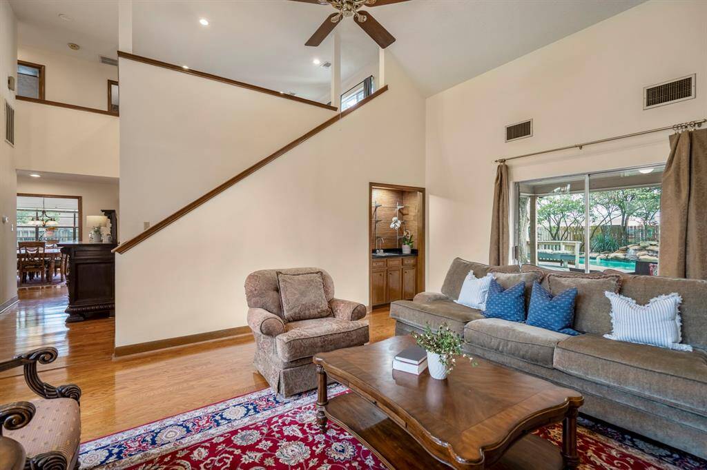 There is also a Wet Bar in the Family Room for convenience while entertaining