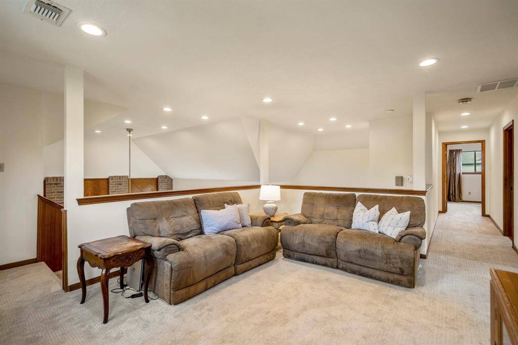Gameroom has plenty of space to lounge, work or play