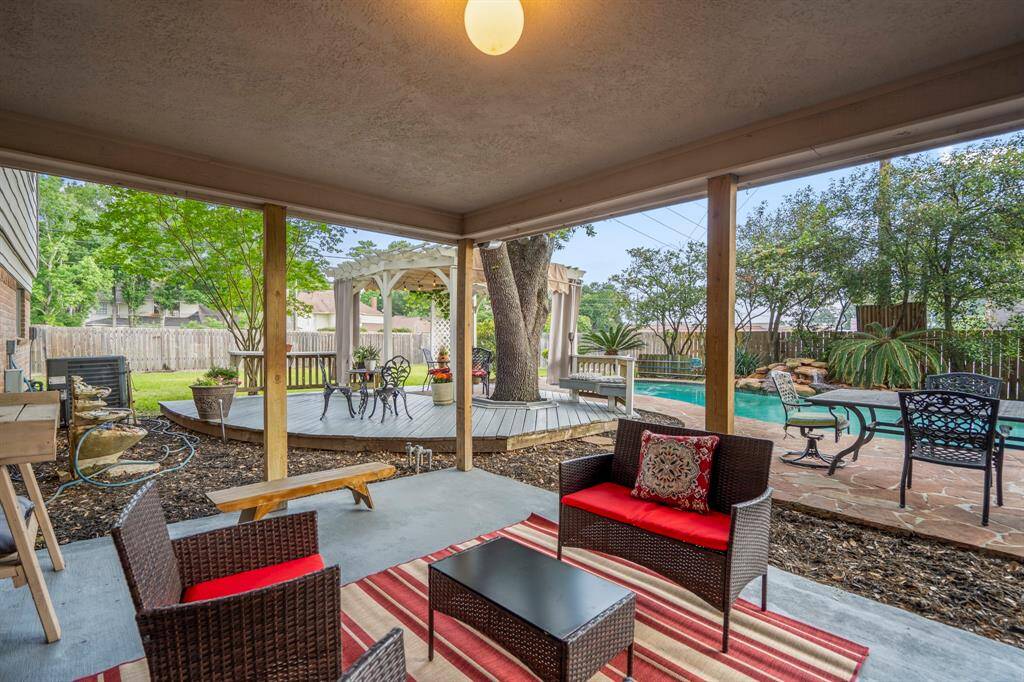 Outdoor covered Patio is perfect for hosting!