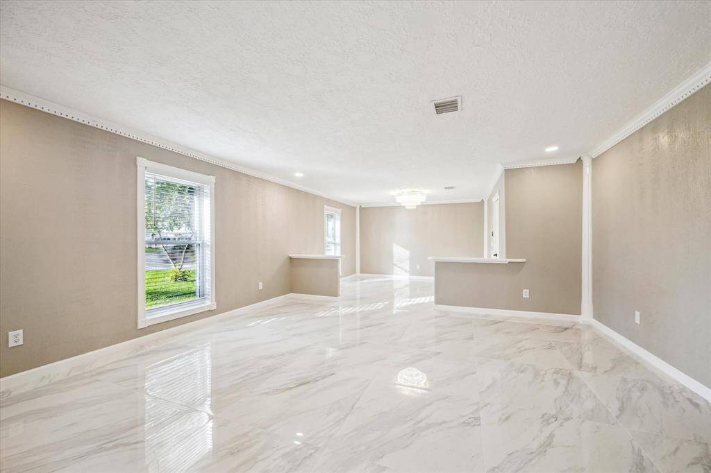 FORMAL SITTING ROOM