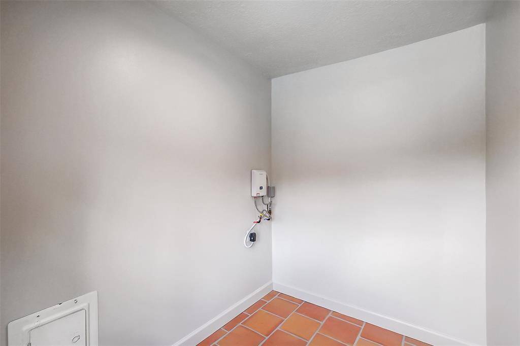 Large spacious closet in the guest/flex room.