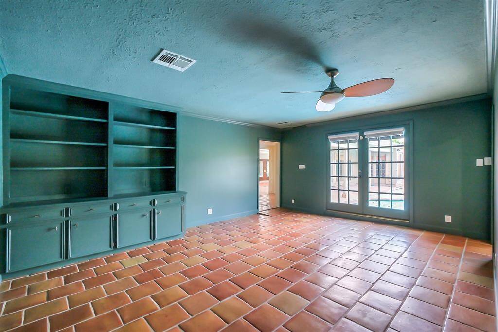 This amazing & large room has so many possibilities. There is a fully renovated bathroom and spacious closet that are perfect for long term guests, nanny quarters or an expansive gameroom/media room.