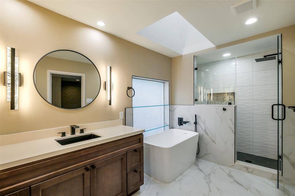 Newly completely renovated and ready for a new family to enjoy. Double vanity, soaking tub and custom shower. Gorgeous!
