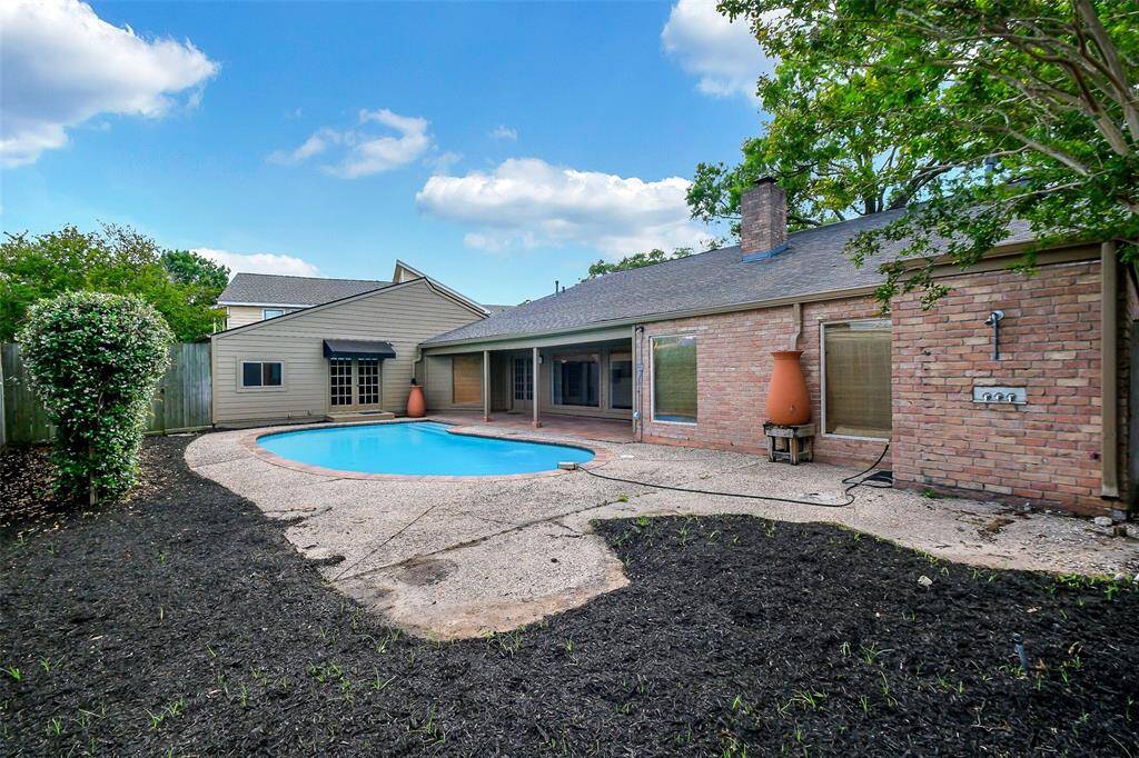 Sparkling private pool just steps away from the door. Access to the pool from 3 areas of the home, including the primary bedroom.