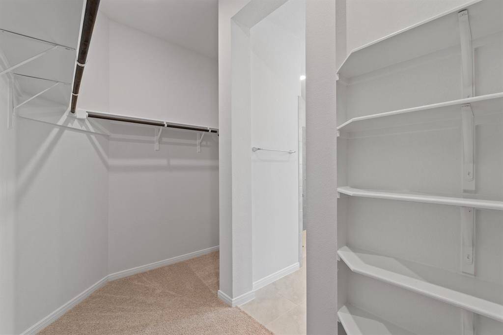 Second full bathroom between secondary bedrooms #1 and #2.