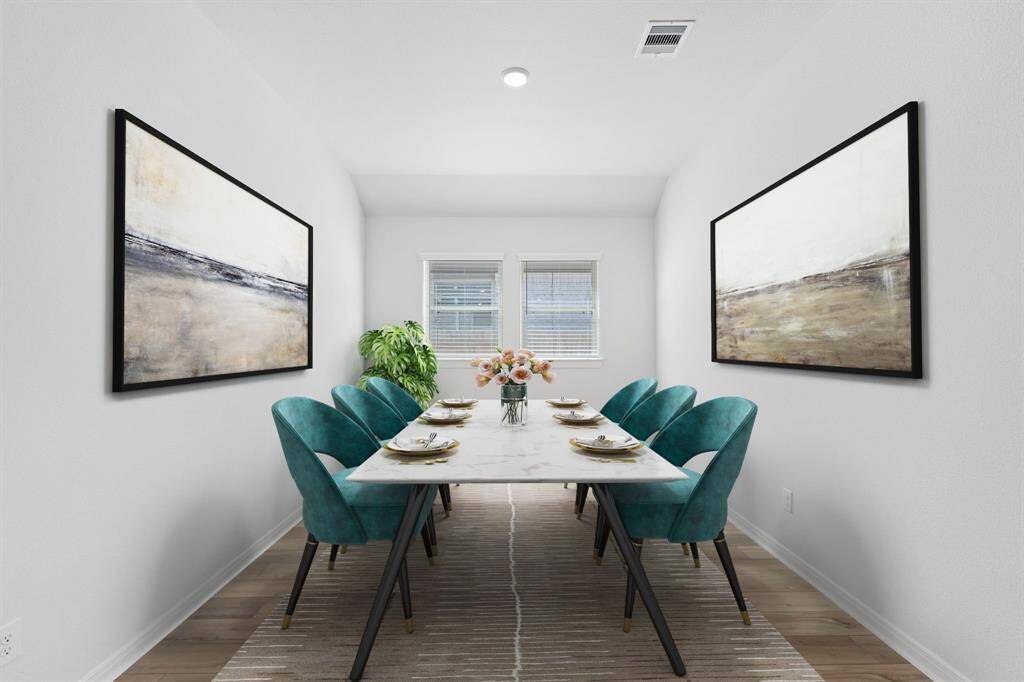 Dinging Room (Virtually Staged)