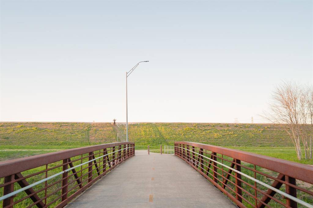 Nearby nature trails