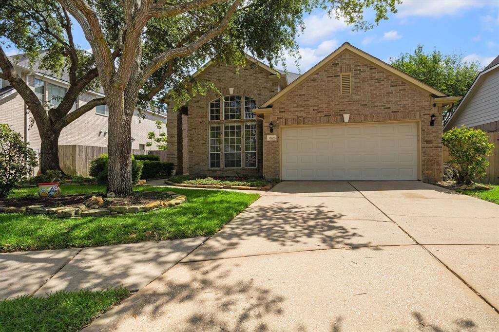 Don't miss this recently updated home in a prime neighborhood with an excellent floor plan. Schedule your showing today!