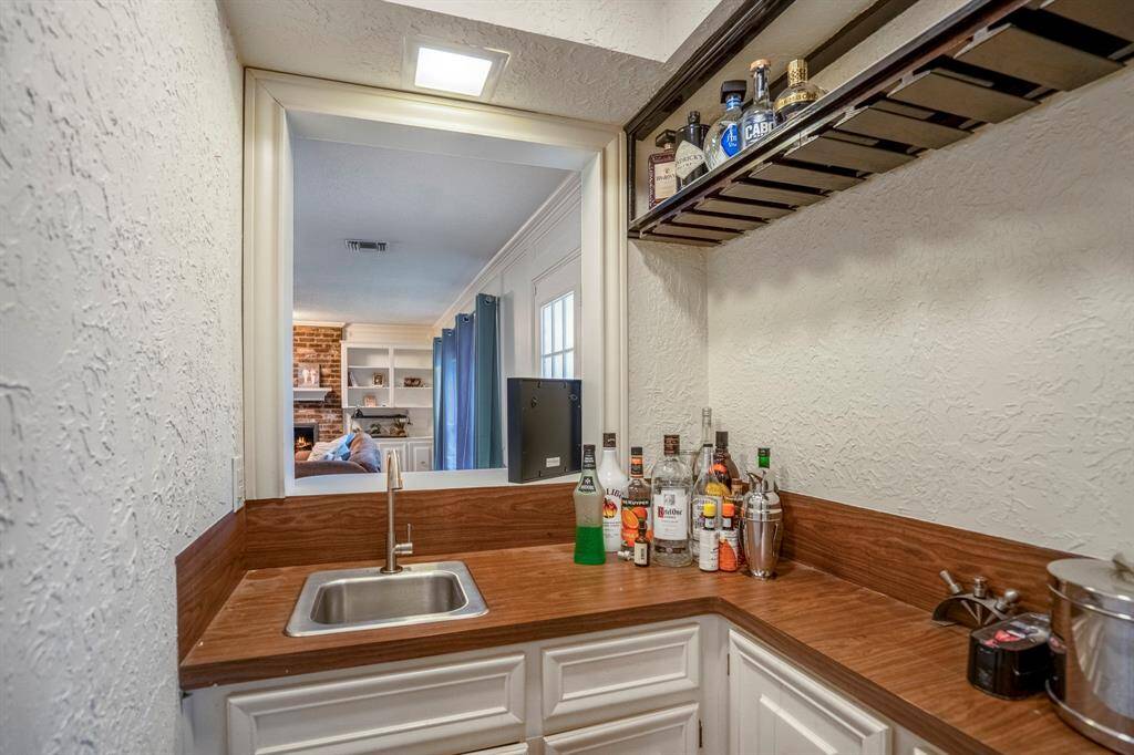 The wet bar...
