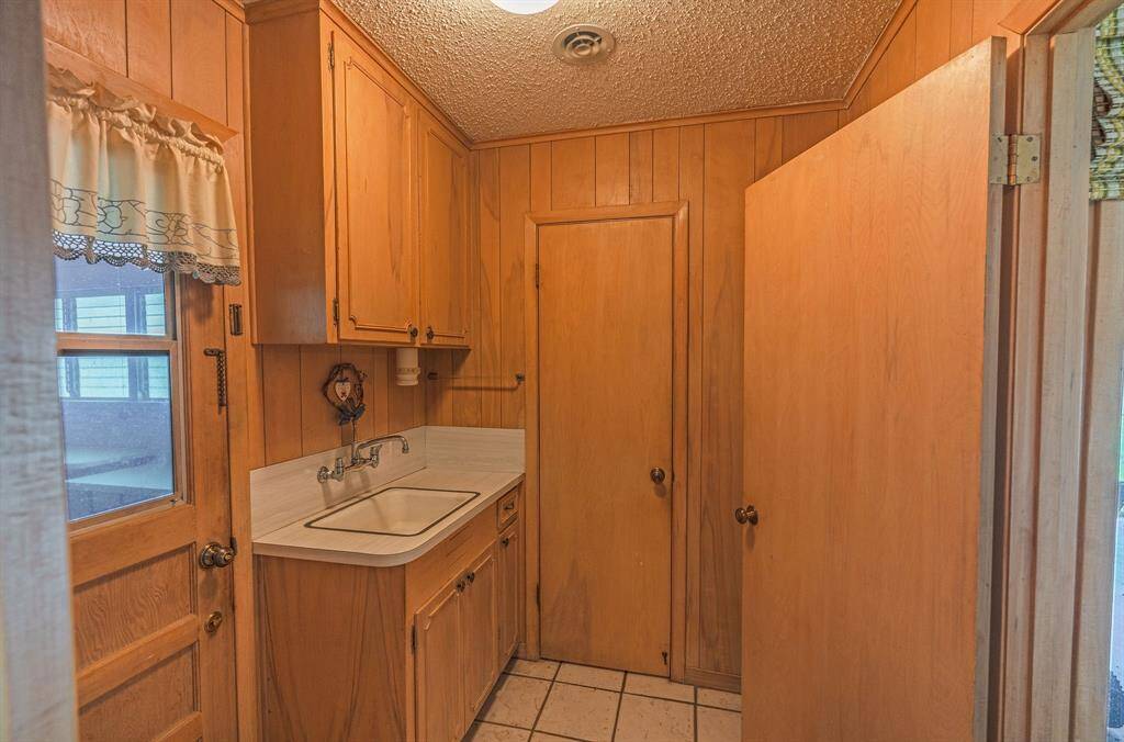 Sink in laundry room