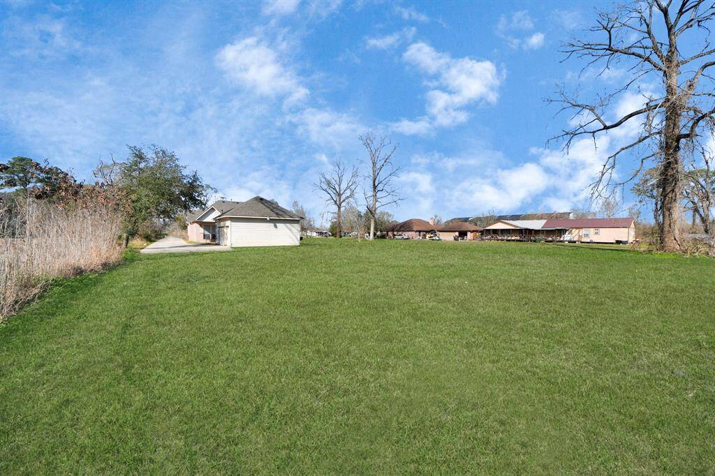 Whether you're dreaming of a garden, a play area, future pool, or simply more room to roam, there's plenty of space to make it your own