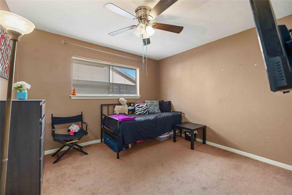 secondary bathroom
