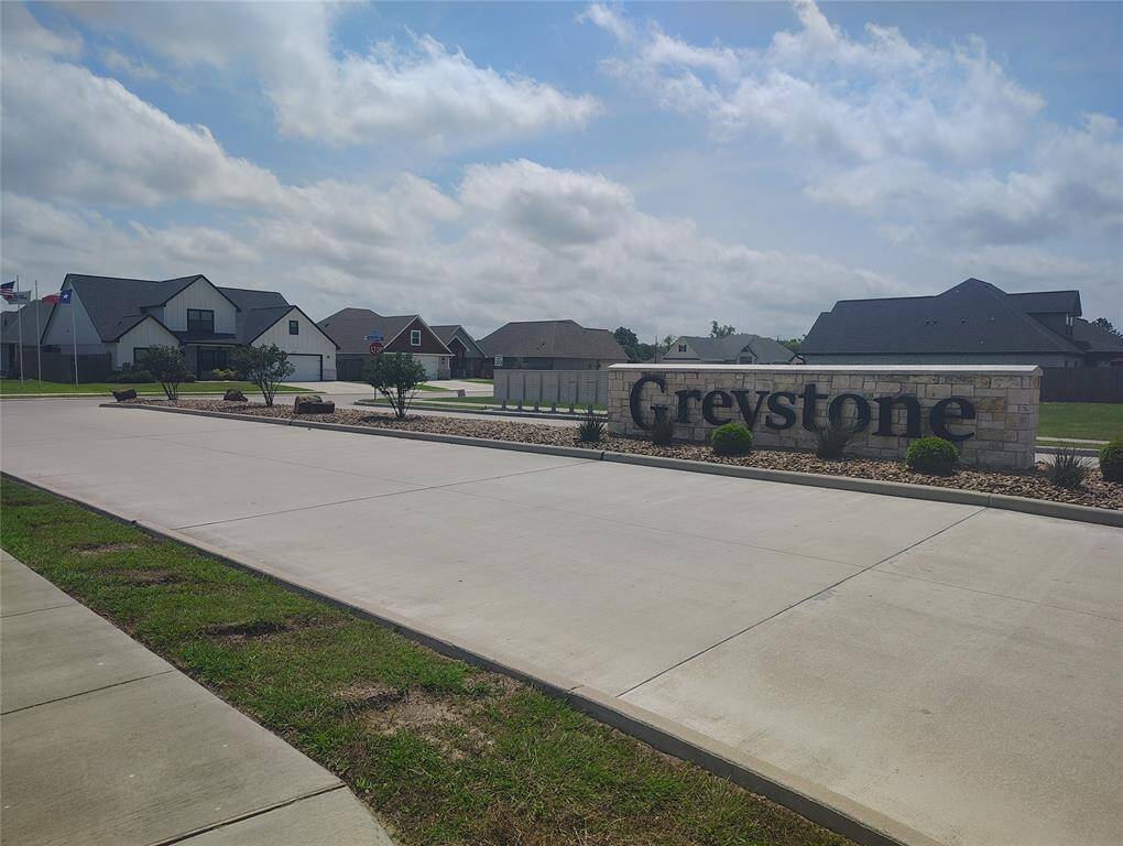 CHARMING AND PRESTIGIOUS GREYSTONE SUBDIVISION