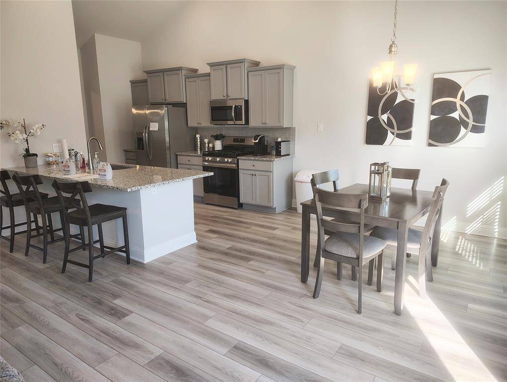 STOCK PHOTOKITCHEN WITH BREAKFAST NOOK