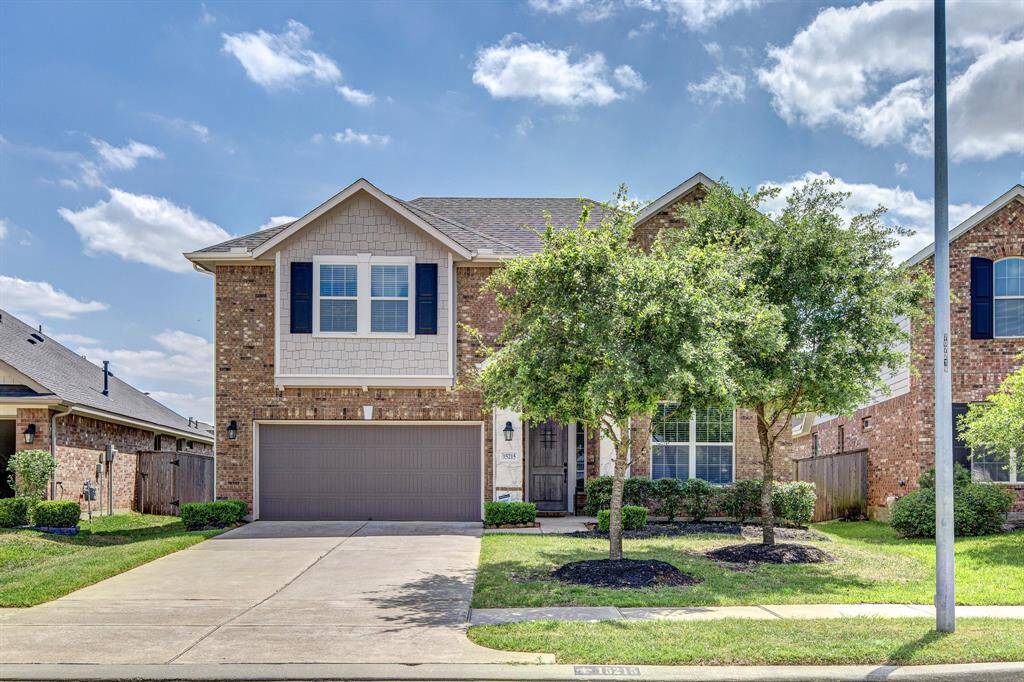 Welcome to 15215 Holloway Hills Trl.