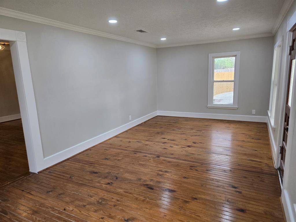 Front living space