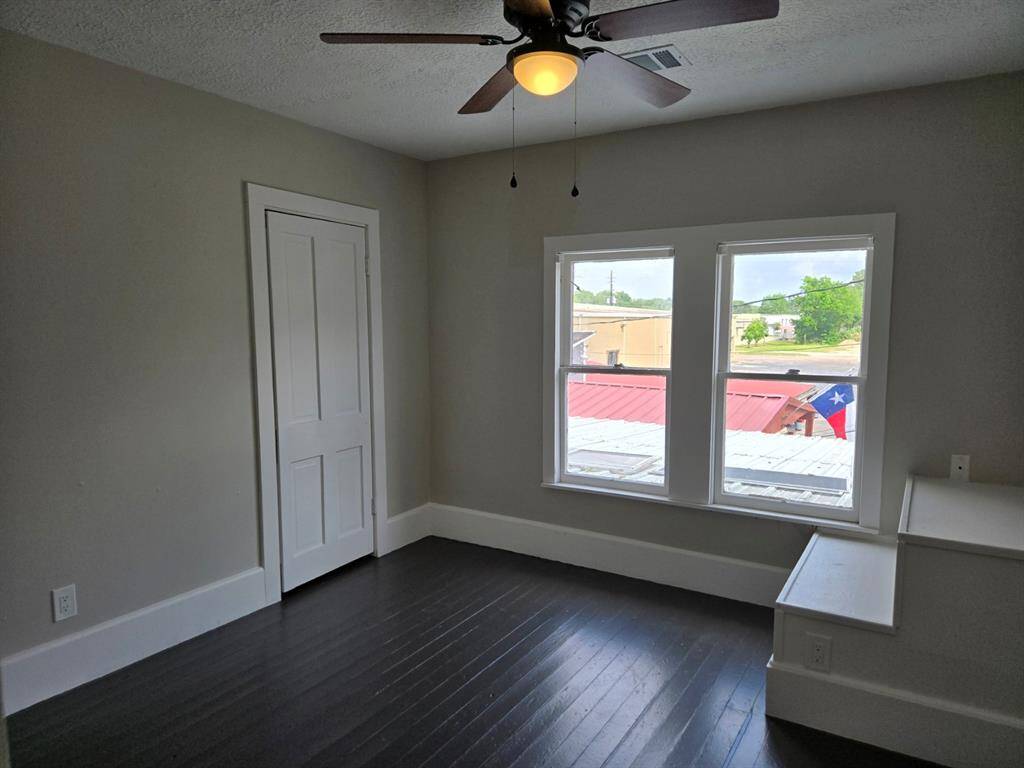 Secondary bedroom