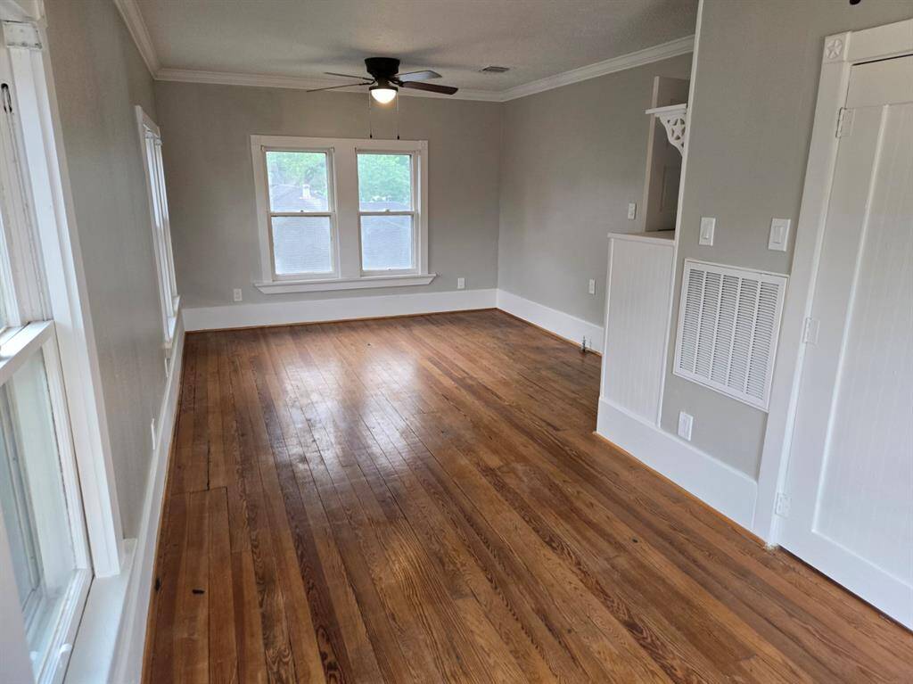 Secondary bedroom