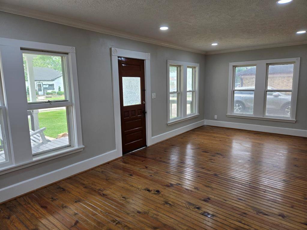 Front room / parlor / formal living room