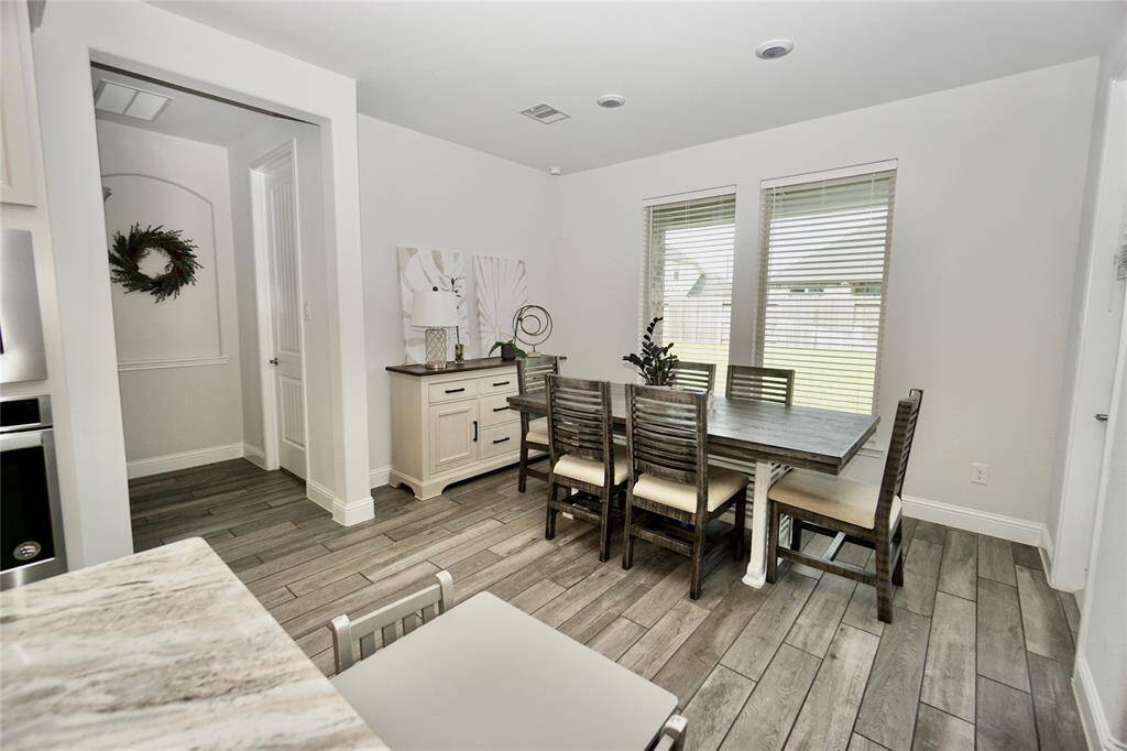 Kitchen/Breakfast Area