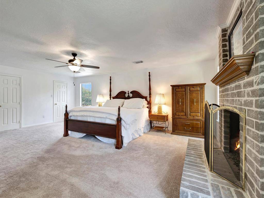 Cozy gas log fireplace. (This house has TWO!)