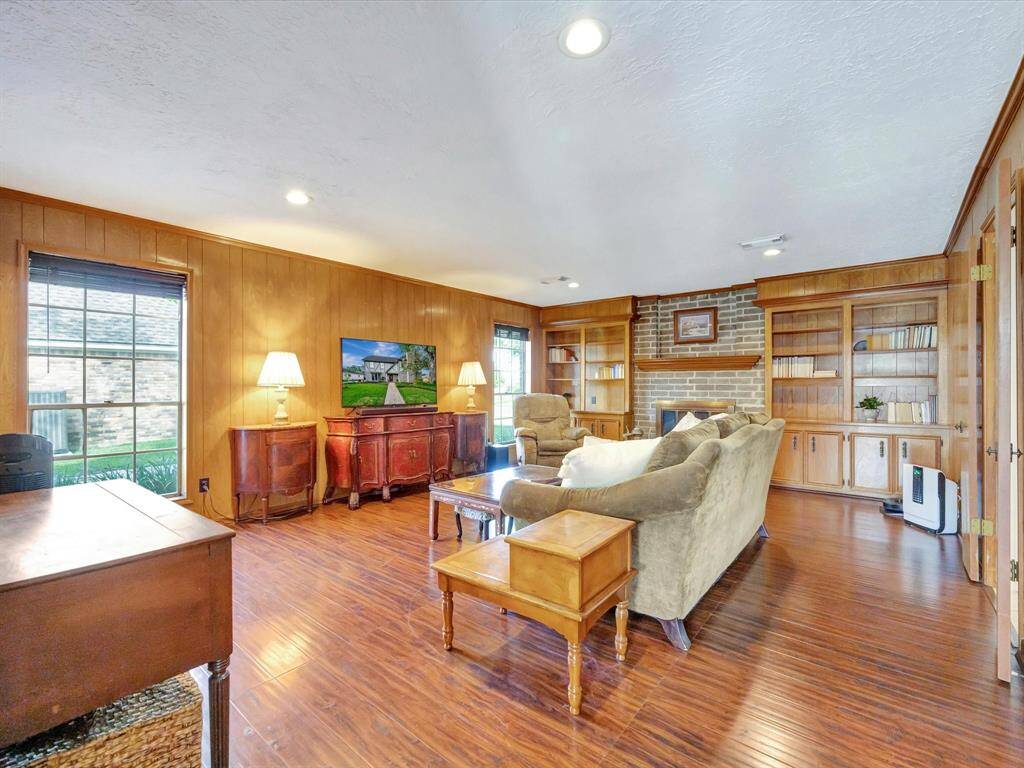 Room for your pool table, TV and entire party!