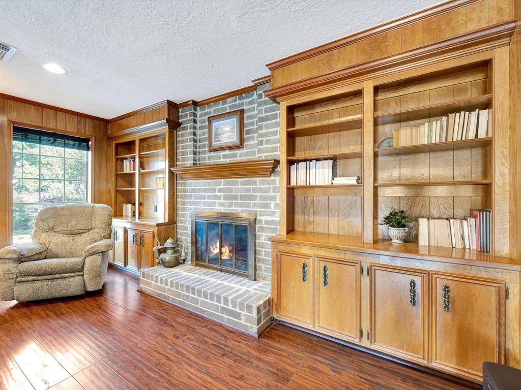 Gas log fireplace for January nights.