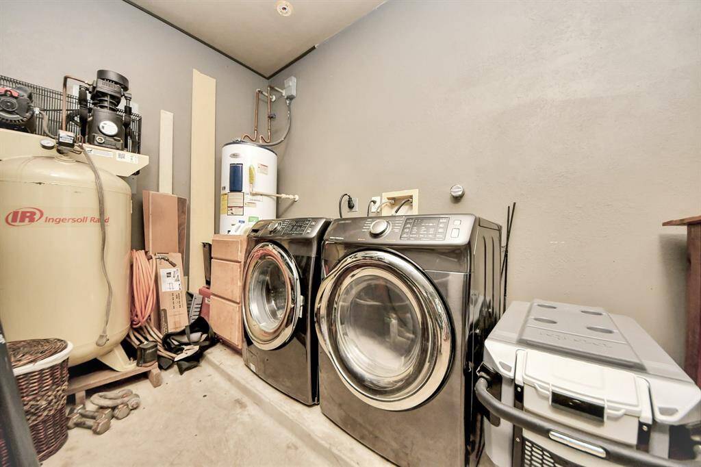Utility connections in the garage. Washer/Dryer are excluded in lease.
