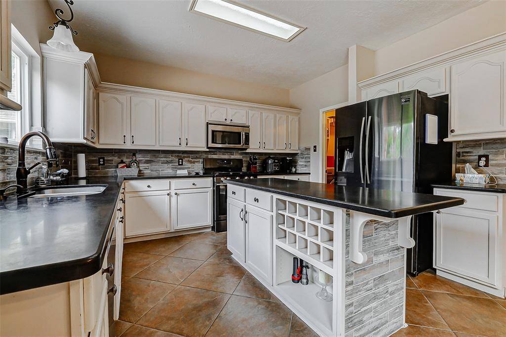 Island for cooking prep convenience.