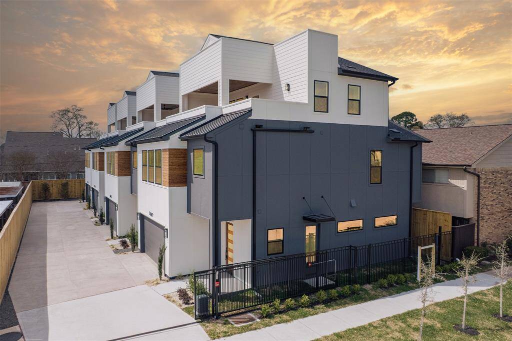 Moritz Square offers sleek architectural design with a sophisticated combination of materials. These homes include a rare floor plan design with 4 bedrooms and a rooftop covered balcony in a privately gated community.