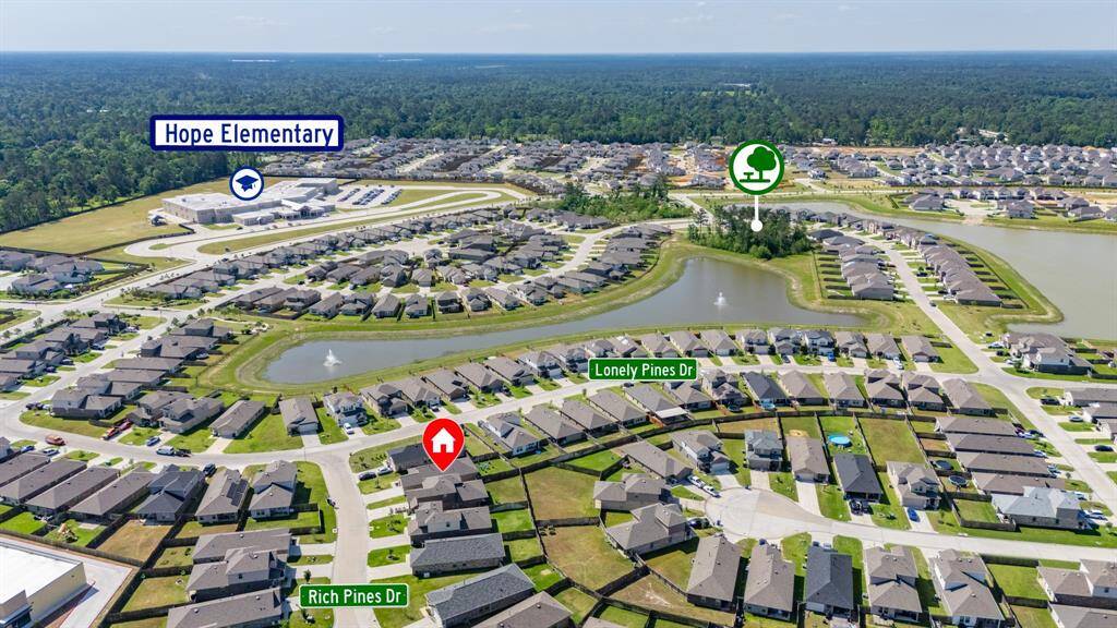 This home is minutes from Hope Elementary and the park & splashpad. You could walk your kiddos to the park or school every day!
