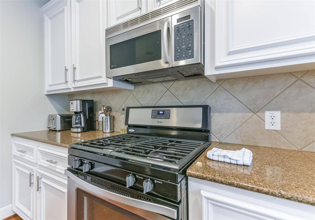 Kitchen - Gas stove