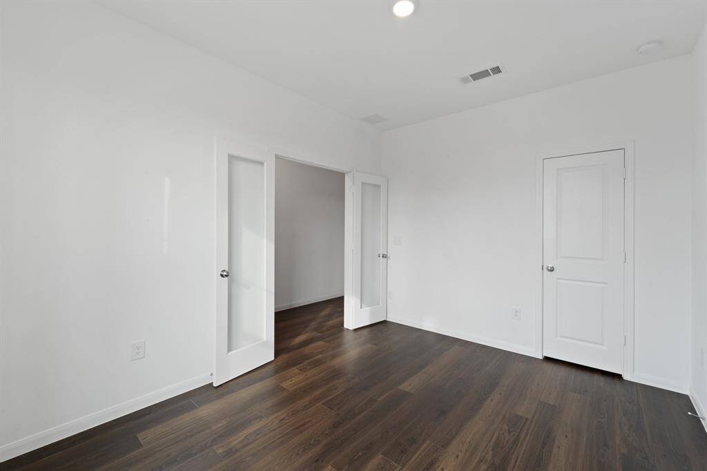 Or use as 4th bedroom. Closet included.