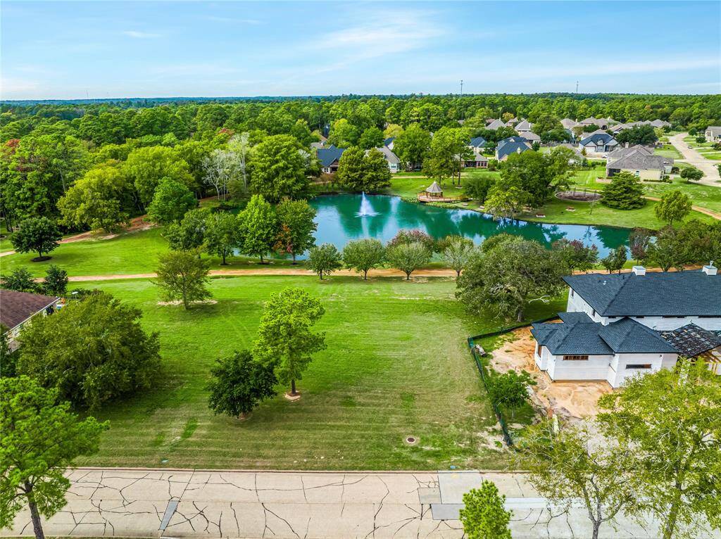 This photo shows both lots that are available for sale. 188 Bentwood Dr is listed under MLS#10183363. Each lot is 10800 square feet, totaling just under 1/2 an acre.
