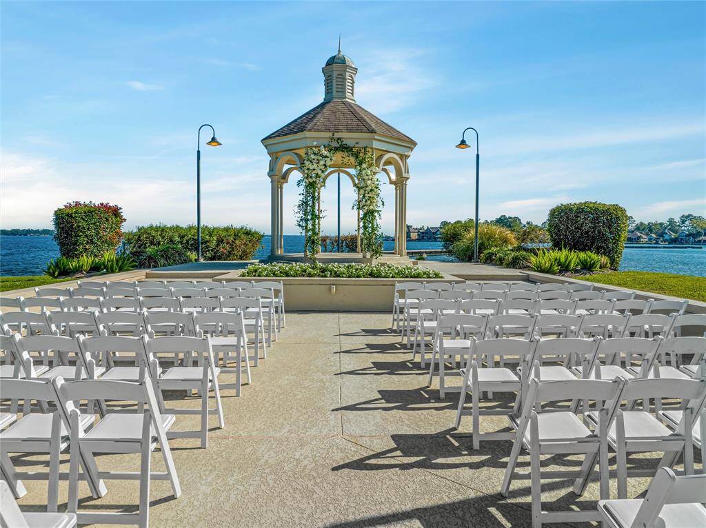 Imagine a family wedding or party here...No extra decorations needed!!