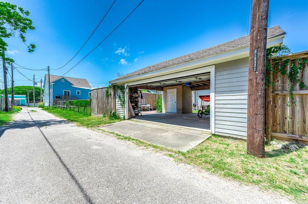 Garage has alley access.