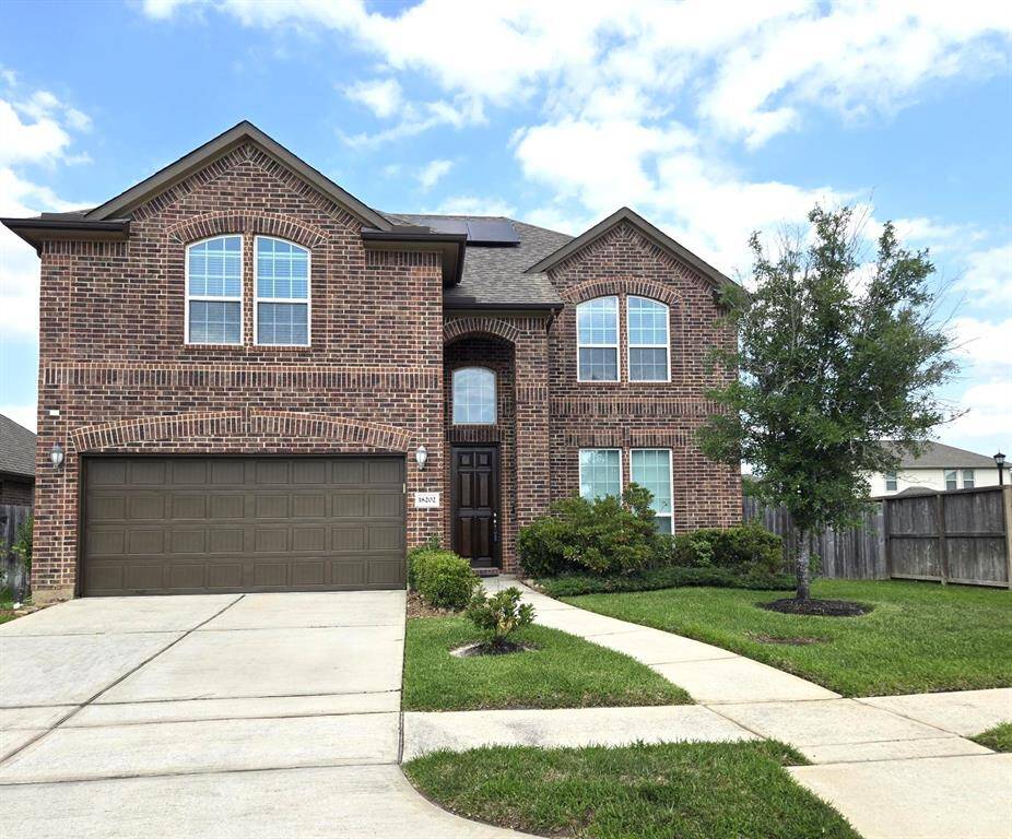 Welcome to the GORGEOUS 18202 Swallow Springs Way!Large corner lot! Majestic elevation!
