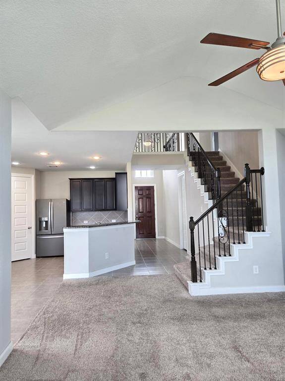 Neutral color throughout!