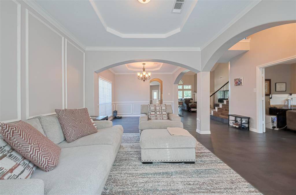 Sight lines go straight to the family room and kitchen.
