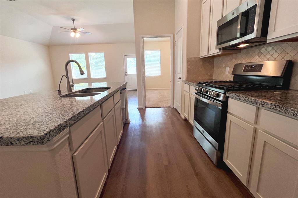 Plenty of Cabinet & Counter Space